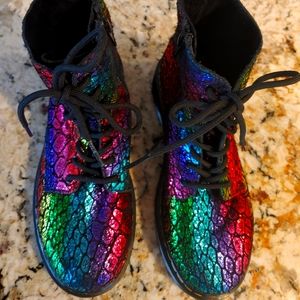 Dr Martens boots. Airwair with bouncing soles. Size 4. Like new hardly worn.